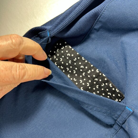 Koi Basics Katie Navy Blue Scrub Top Size 2X Style 374 Mock Wrap 4 Pockets - Picture 5 of 11